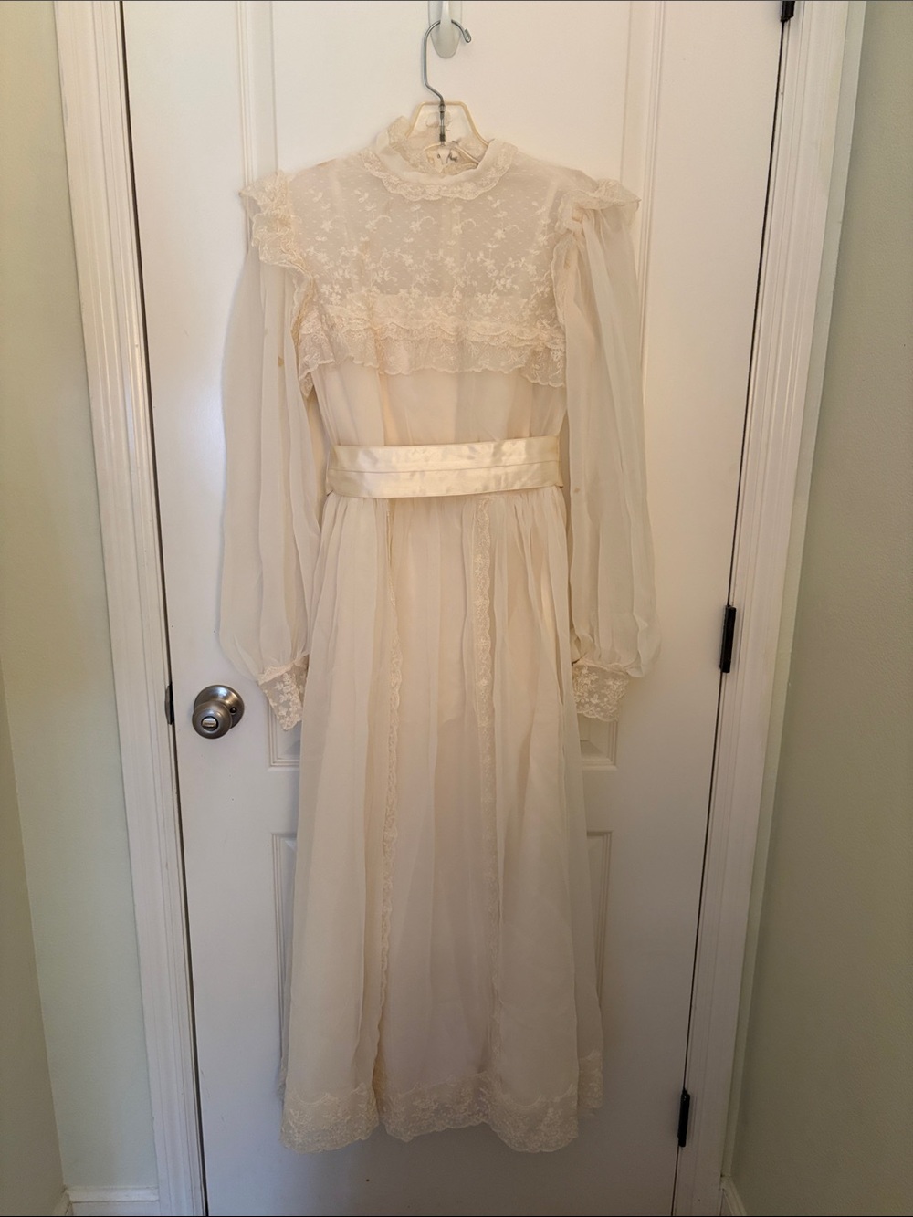 Vintage Ivory Lace High-Neck Long Sleeve Chiffon Prarie Dress
